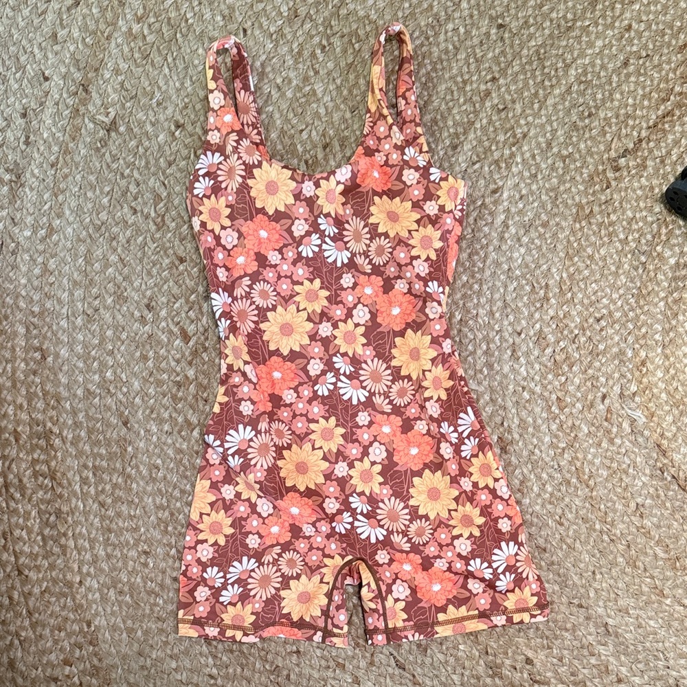 Scoop-Neck Floral Romper Jumpsuit in Rust Floral